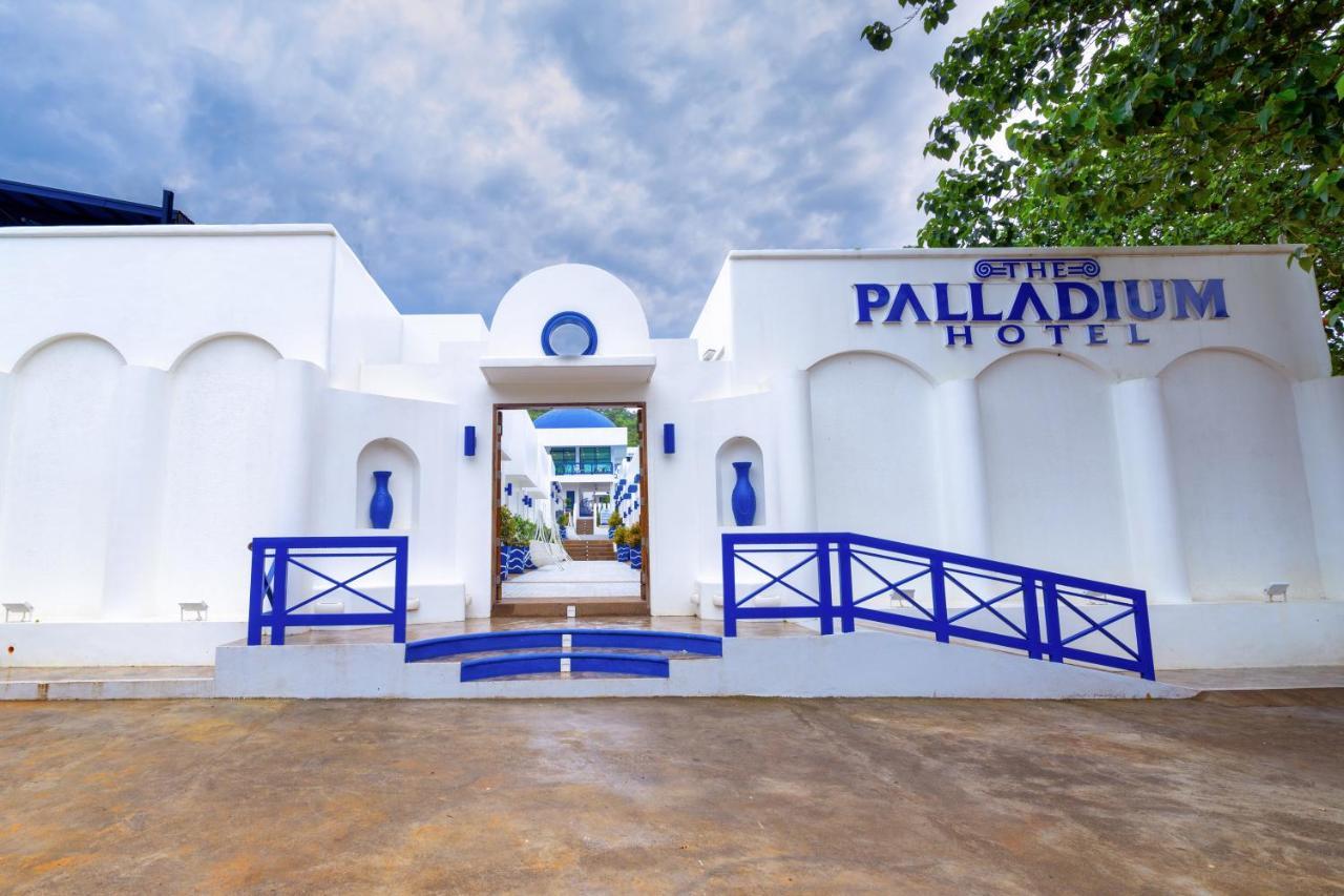 The Palladium Hotel Coron Exterior foto